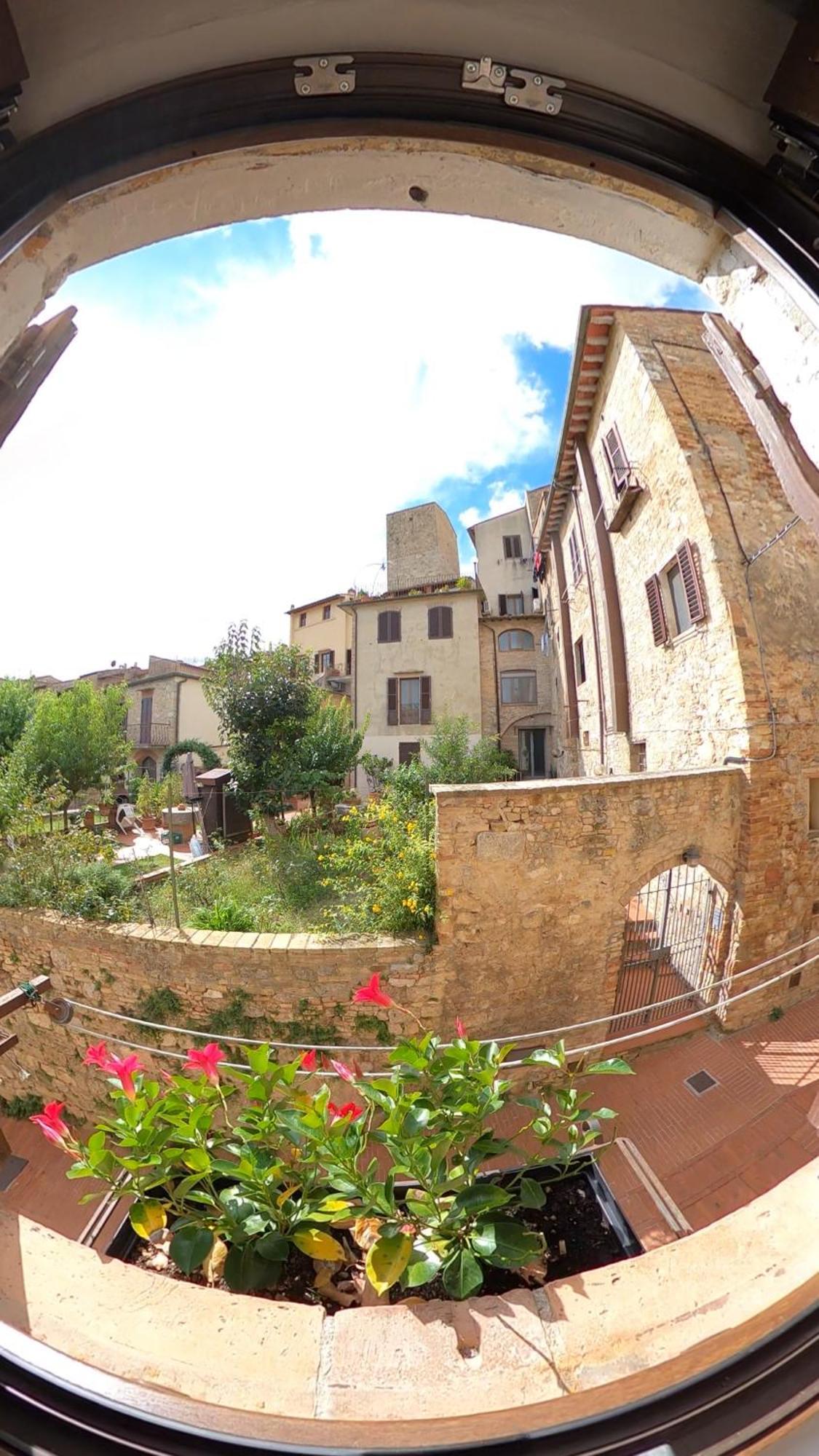 Casa Nel Centro Storico Apartment ซานจีมิญญาโน ภายนอก รูปภาพ